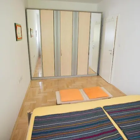 Andrea Apartment *